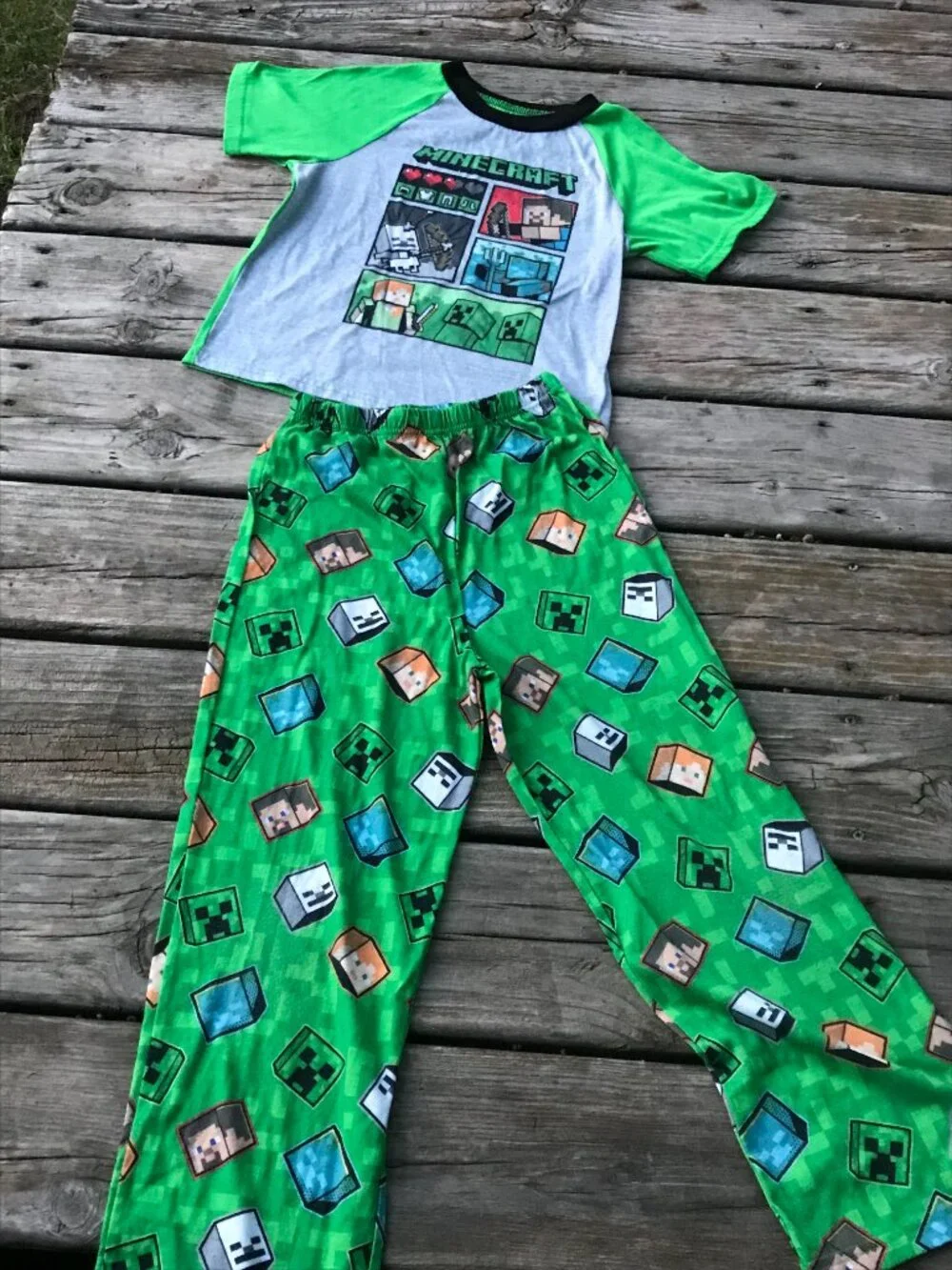 Minecraft Pajama Set Boys Size 10 - Short Sleeve Shirt, Green Pants, Red Shorts
